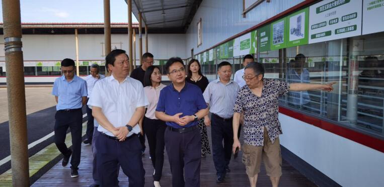 Z6尊龙凯时集团完成驻村帮扶干部轮换